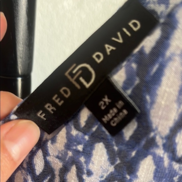 Fred David Blue and White Boxy Button Down Shirt - Picture 2 of 5